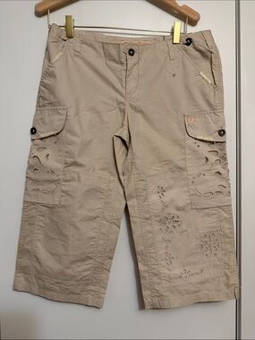 Miss Me Tan Cargo Shorts with Laser-Cut Accents Bermuda size M
